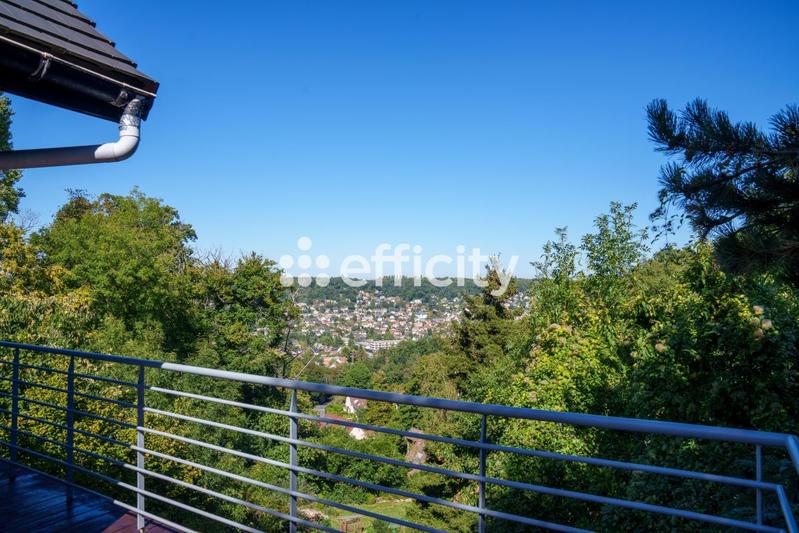 Villa - 230 m² - 9 pièces