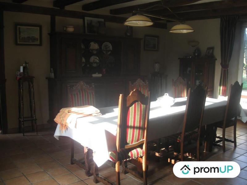 Maison - 260 m² - 10 pièces