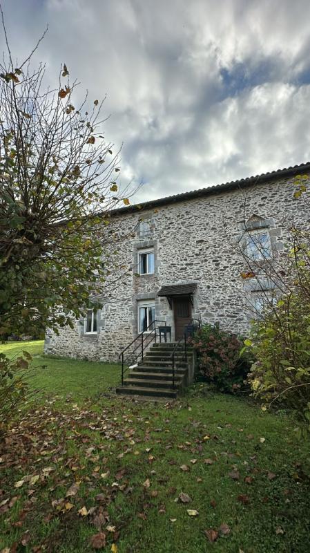 Maison ancienne - 206 m² - 7 pièces