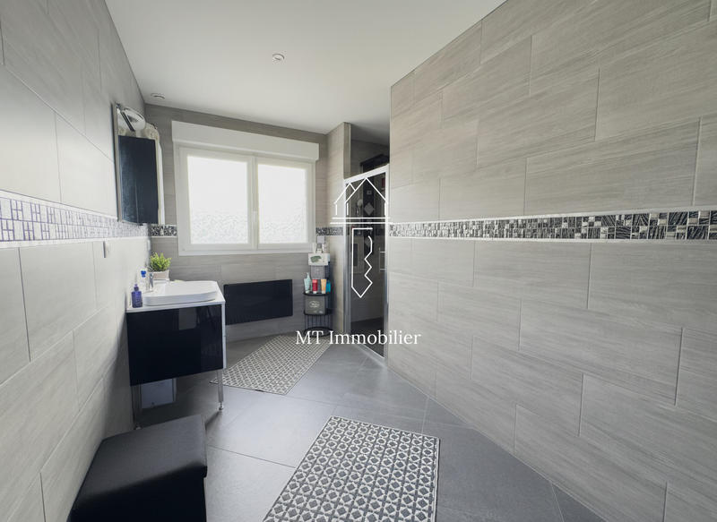 Maison - 137 m² - 5 pièces