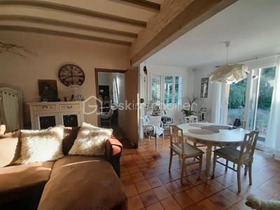 Propriété - 185 m² - 8 pièces