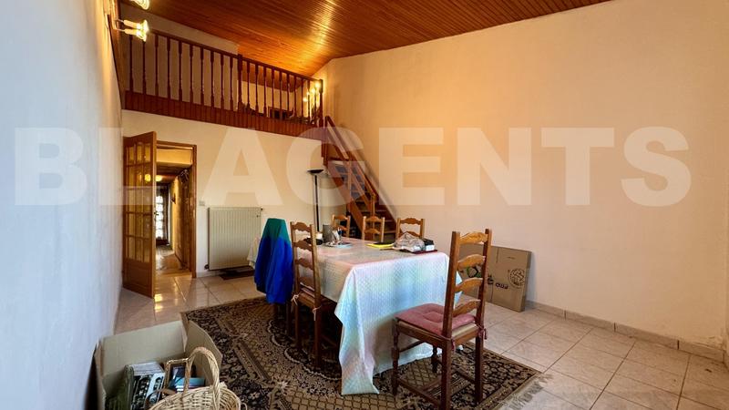 Maison - 231 m² - 7 pièces