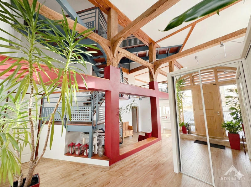 Maison - 280 m² - 6 pièces