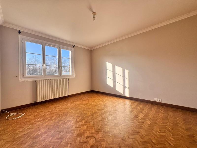 Maison - 152 m² - 9 pièces