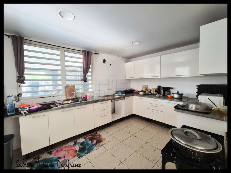 Maison - 195 m² - 8 pièces