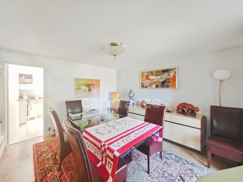 Maison - 201 m² - 7 pièces