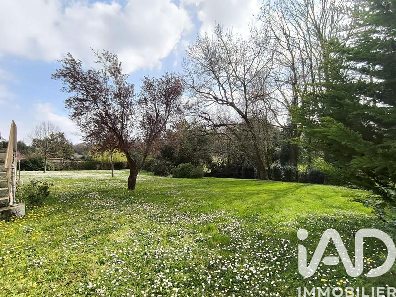 Maison - 232 m² - 10 pièces