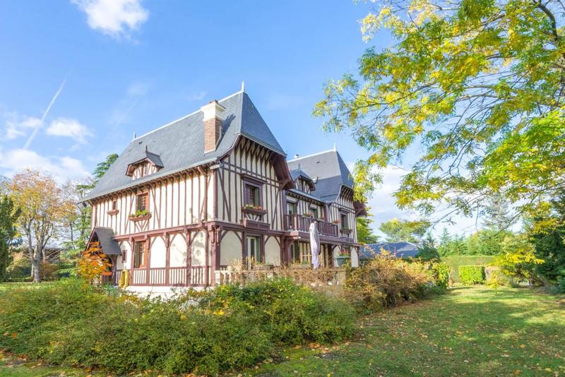 Maison - 400 m² - 8 pièces