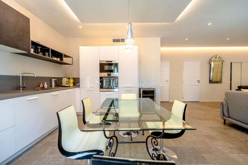 Appartement - 90 m² - 3 pièces