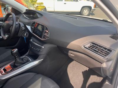 Peugeot 308 BlueHDi 130ch SetS Bvm6 Allure Business