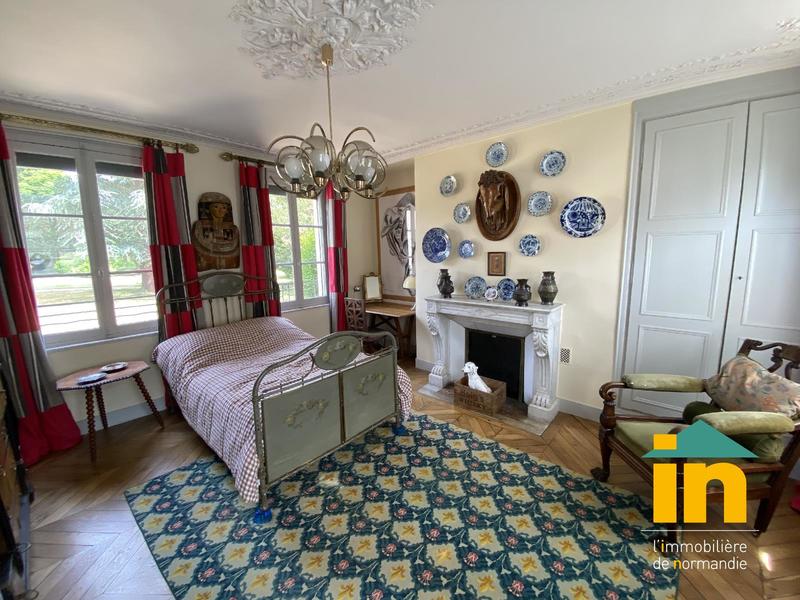 Maison de ville - 255 m² - 11 pièces