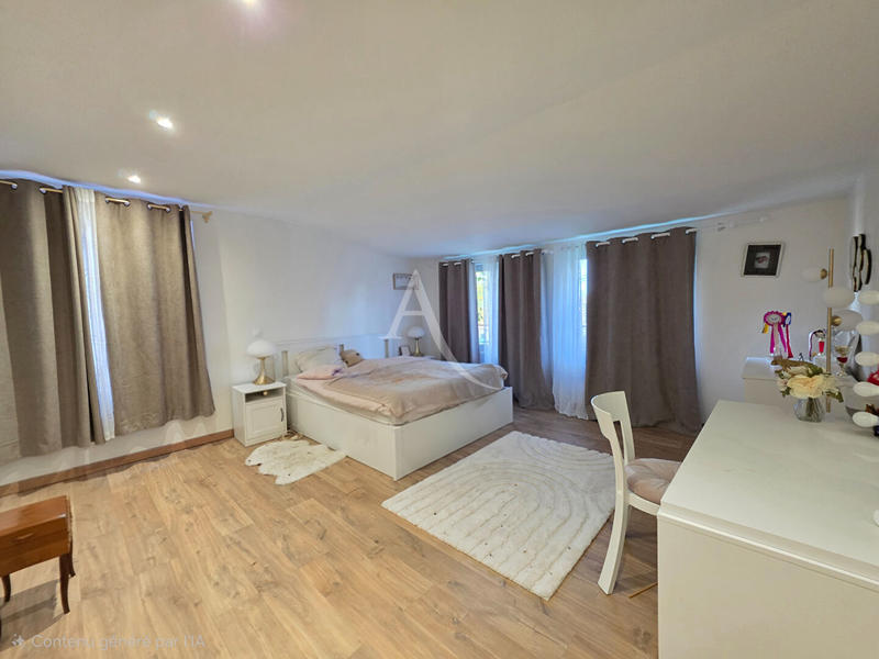 Maison - 202 m² - 6 pièces