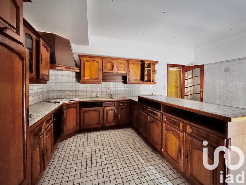 Maison - 334 m² - 9 pièces