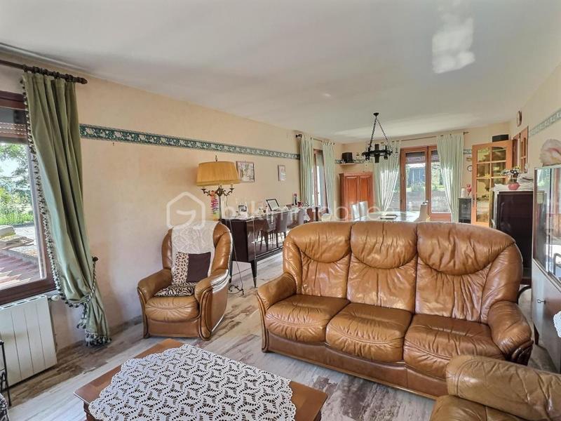 Maison - 176 m² - 8 pièces