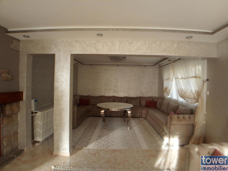 Maison - 220 m² - 7 pièces