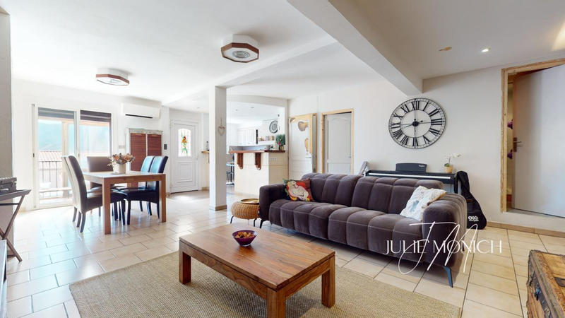 Maison - 108 m² - 5 pièces