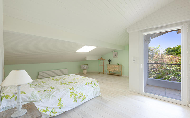 Maison - 230 m² - 5 pièces