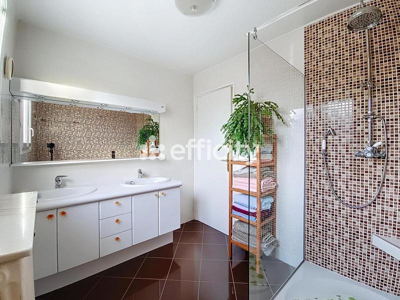 Pavillon - 145 m² - 6 pièces