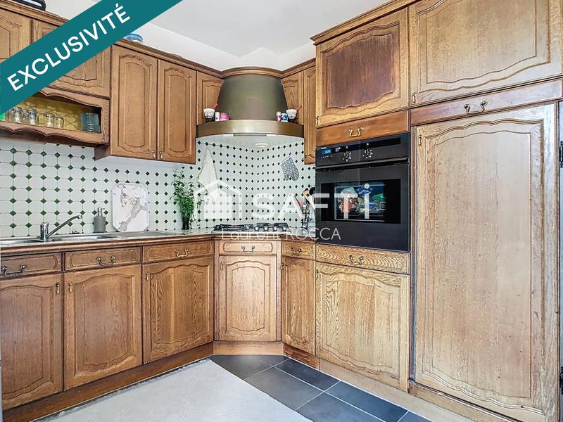 Appartement - 77 m² - 5 pièces