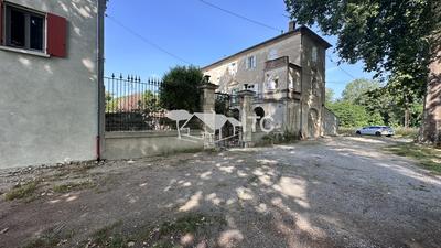 Maison - 265 m² - 11 pièces