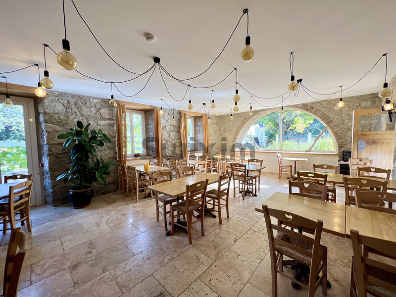 Local commercial - 578 m²