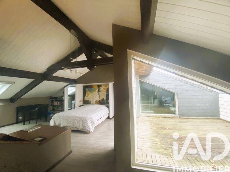 Maison - 238 m² - 5 pièces