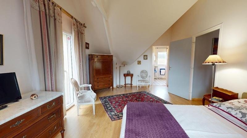 Maison - 210 m² - 8 pièces