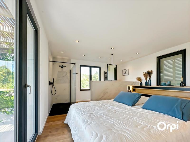 Maison - 373 m² - 6 pièces