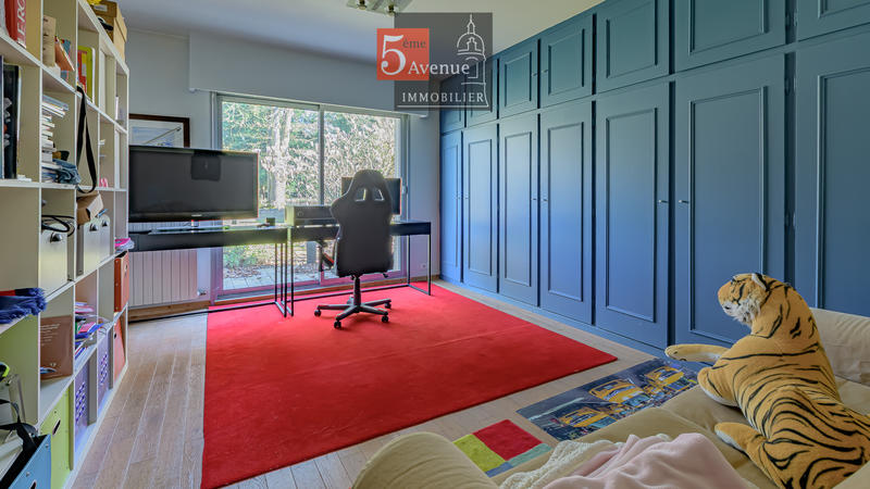 Maison - 400 m² - 8 pièces