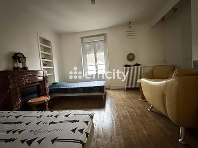 Maison - 80 m² - 6 pièces