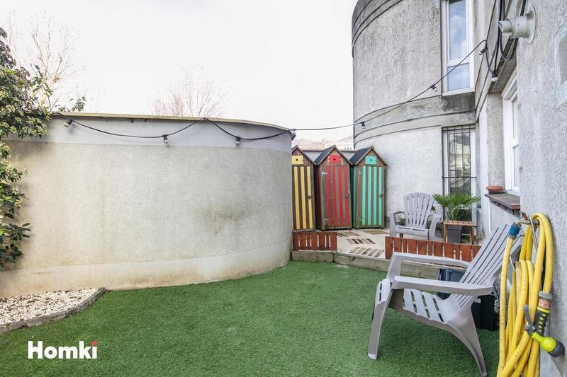 Studio - 99 m² - 4 pièces