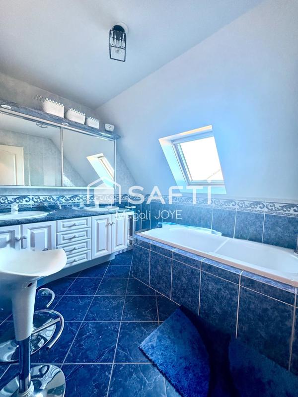 Maison - 217 m² - 8 pièces