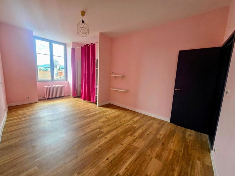 Appartement - 185 m² - 5 pièces