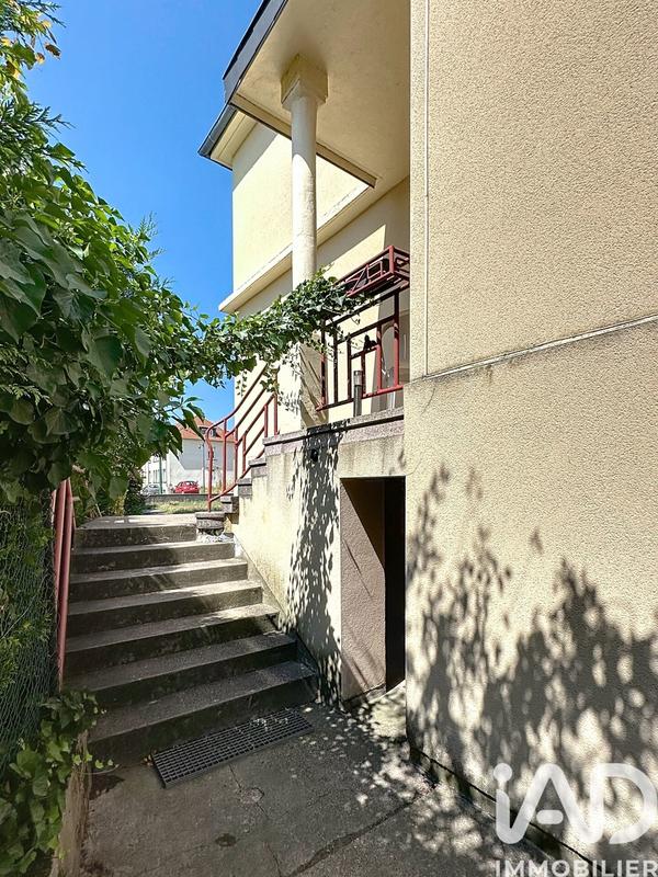 Maison - 235 m² - 12 pièces