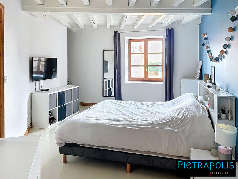 Maison - 277 m² - 9 pièces