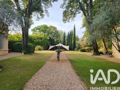 Château - 1 625 m² - 30 pièces