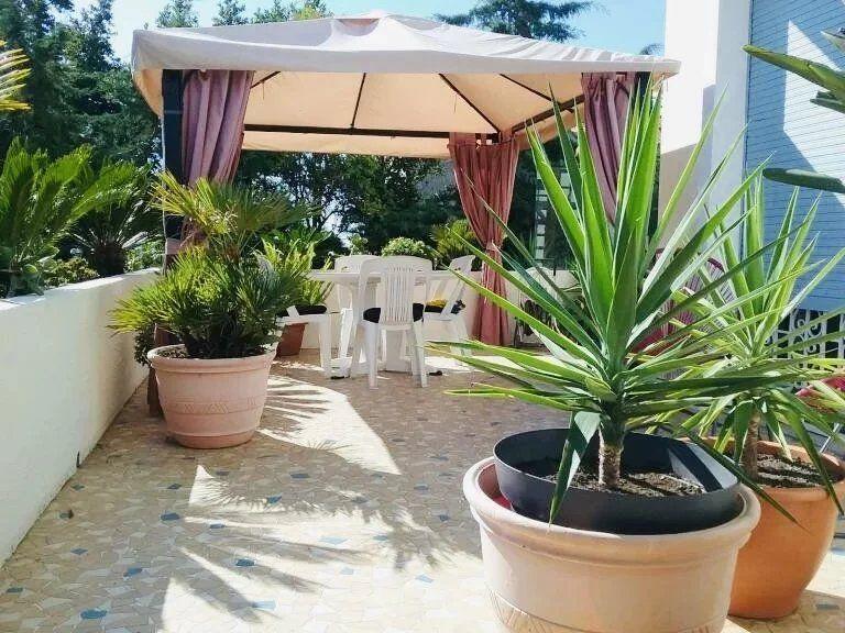 Appartement - 77 m² - 2 pièces