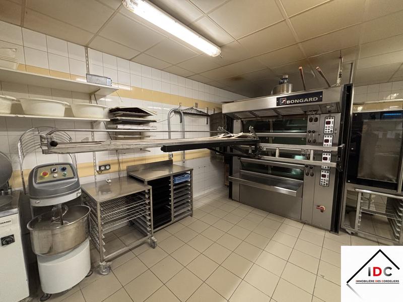 Fonds de commerce - 180 m²