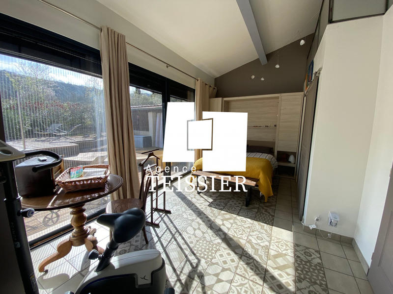 Maison - 165 m² - 8 pièces