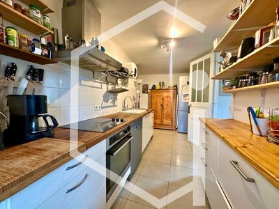 Maison - 182 m² - 7 pièces