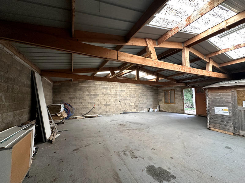 Local d'activité / Entrepôt - 207 m² - 4 pièces
