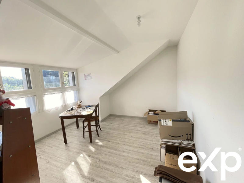 Maison - 163 m² - 9 pièces