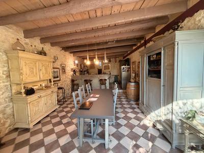 Maison - 220 m² - 6 pièces