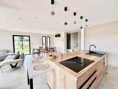 Villa - 145 m² - 6 pièces