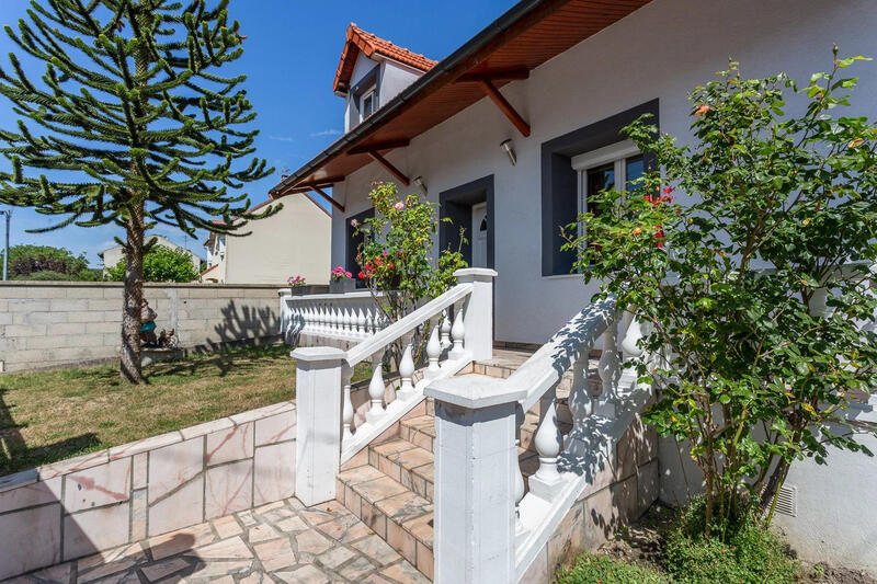 Maison - 191 m² - 9 pièces