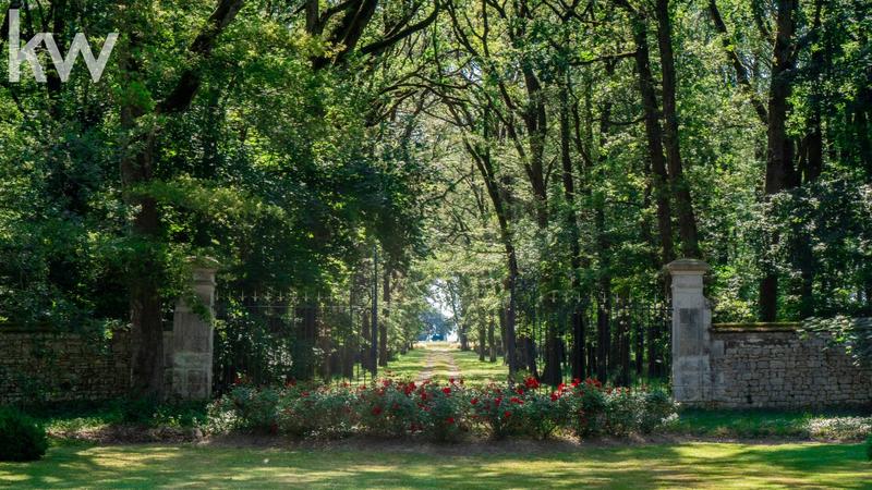 Propriété - 300 m² - 8 pièces