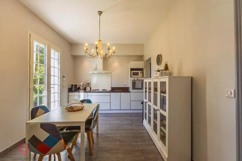 Villa - 203 m² - 7 pièces