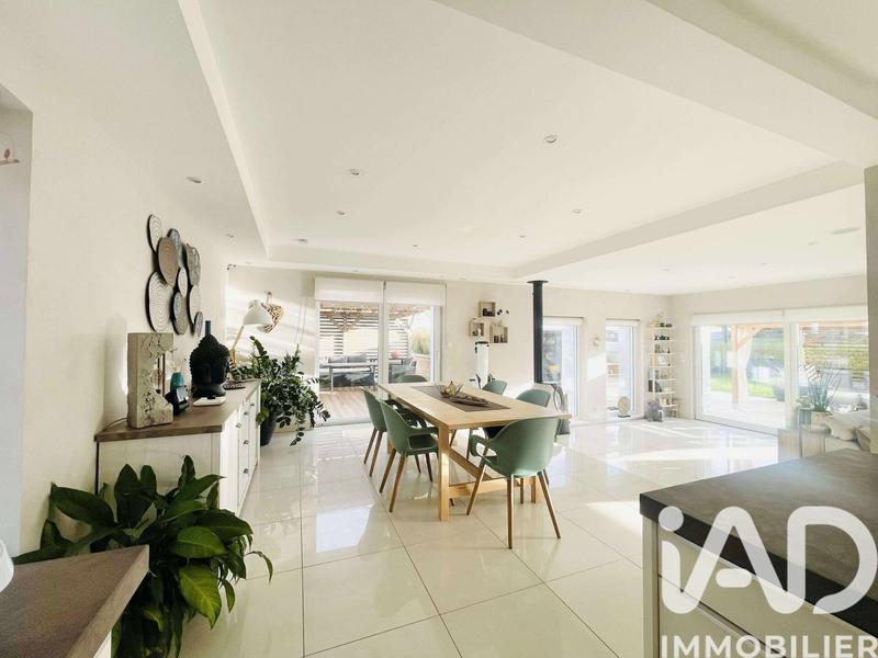 Maison - 172 m² - 7 pièces