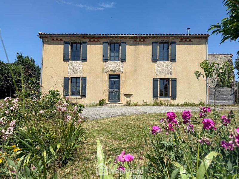 Maison de village - 205 m² - 11 pièces