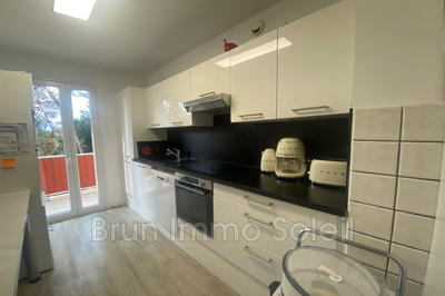 Appartement - 75 m² - 3 pièces